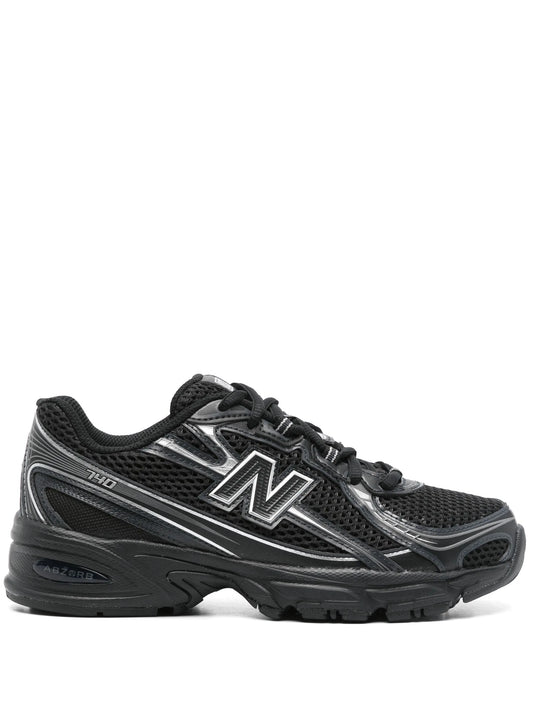 New Balance 740 Noir Metallic - sneaker chunky noire premium vue profil